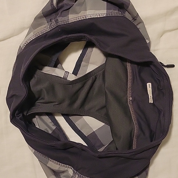 Lululemon Black Gray Checkered Hotty Hot Shorts Size 4 - Picture 4 of 4